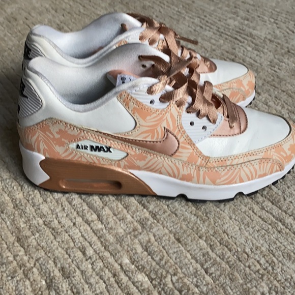 like new* Air Max 90 Rose Gold Floral - Picture 4 of 6
